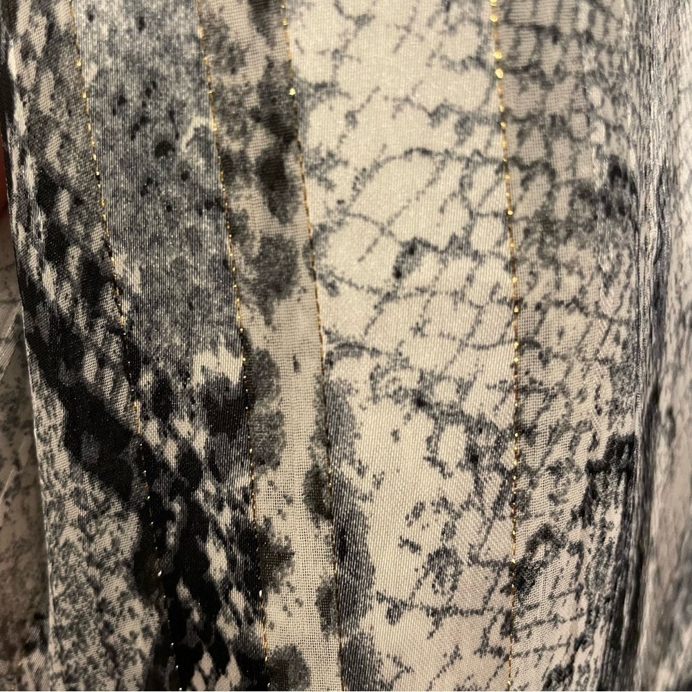 POL Monochrome Snake Print Kimono - Picture 8 of 8